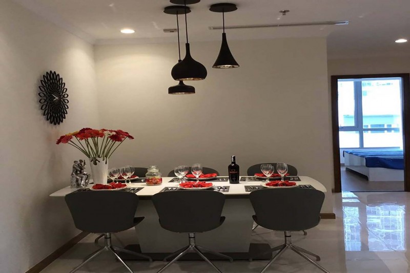 vinhomes central park  c1 0x04   3 phong ngu noi that dep gia tot