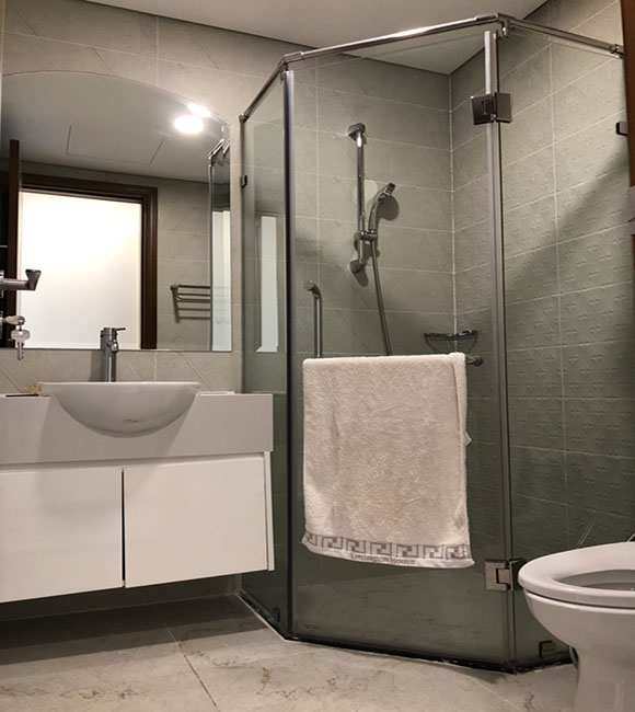 chinh chu cho thue can ho vinhomes central park toa nha landmark plus 2pn