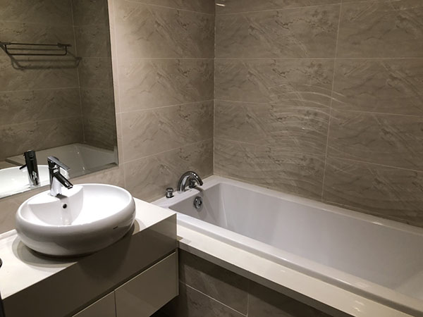 chinh chu cho thue can ho vinhomes central park toa nha landmark plus 2pn