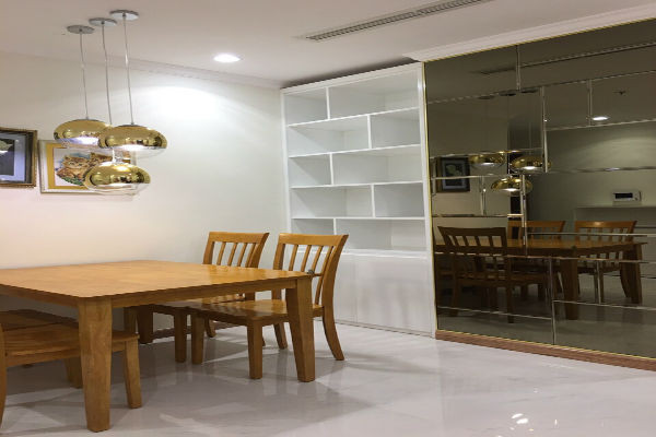 cho thue can ho vinhomes central park thap landmark 1 2 phong ngu 