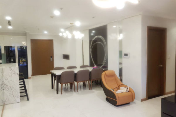 cho thue can ho vinhomes central park thap landmark 2 2 phong ngu 