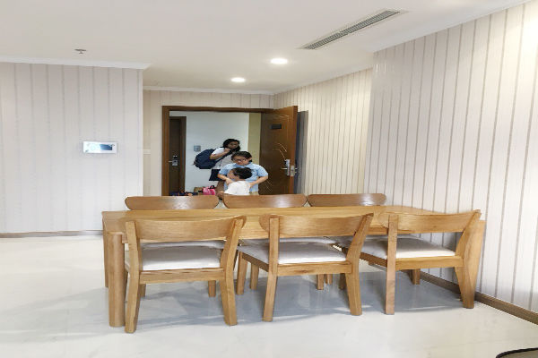 cho thue can ho vinhomes central park thap landmark 2 3 phong ngu 