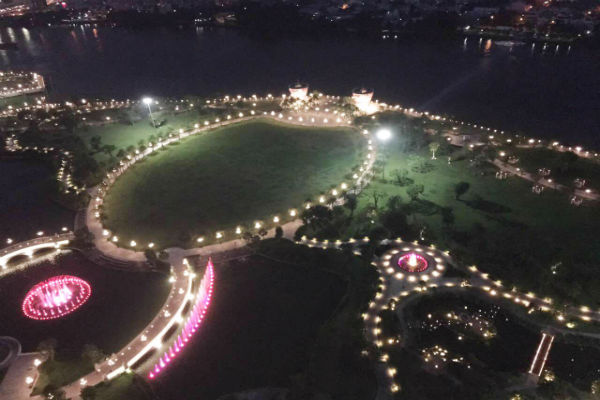 cho thue can ho vinhomes central park thap park 4 4 phong ngu 