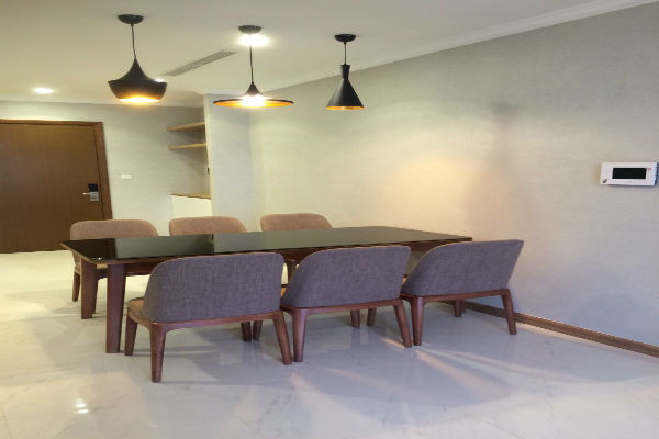 cho thue can ho vinhomes central park thap landmark 2 2 phong ngu 