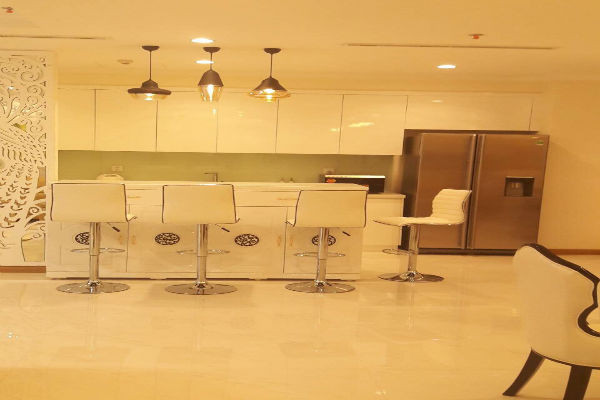 cho thue can ho vinhomes central park thap central 1  3 phong ngu 