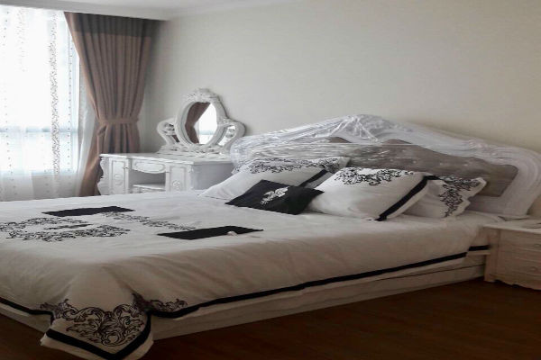 cho thue can ho vinhomes central park thap central 1  3 phong ngu 