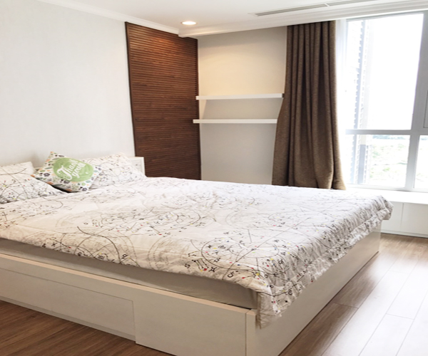 cho thue can ho vinhomes central park thap central 2  4 phong ngu 